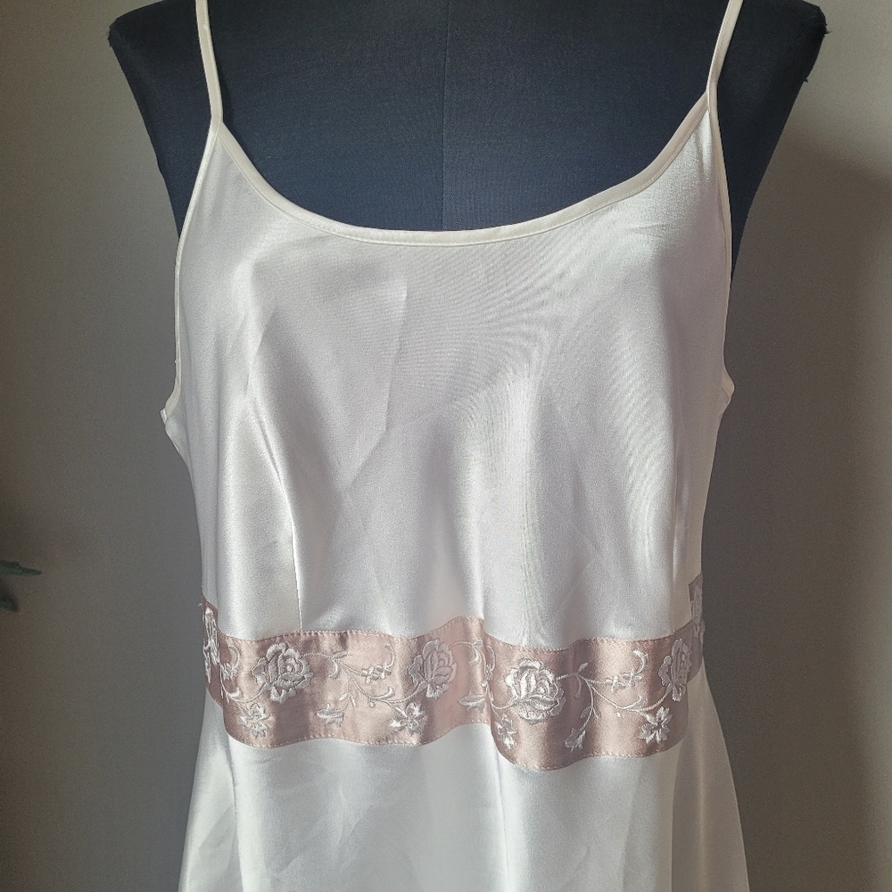 Cream Vintage satin slip dress Embroidered 90s Slip - Picture 2 of 9